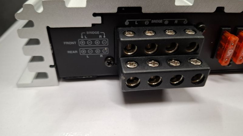 Xelent TX4.50a 4x50/100wRMS, 2x200wRMS